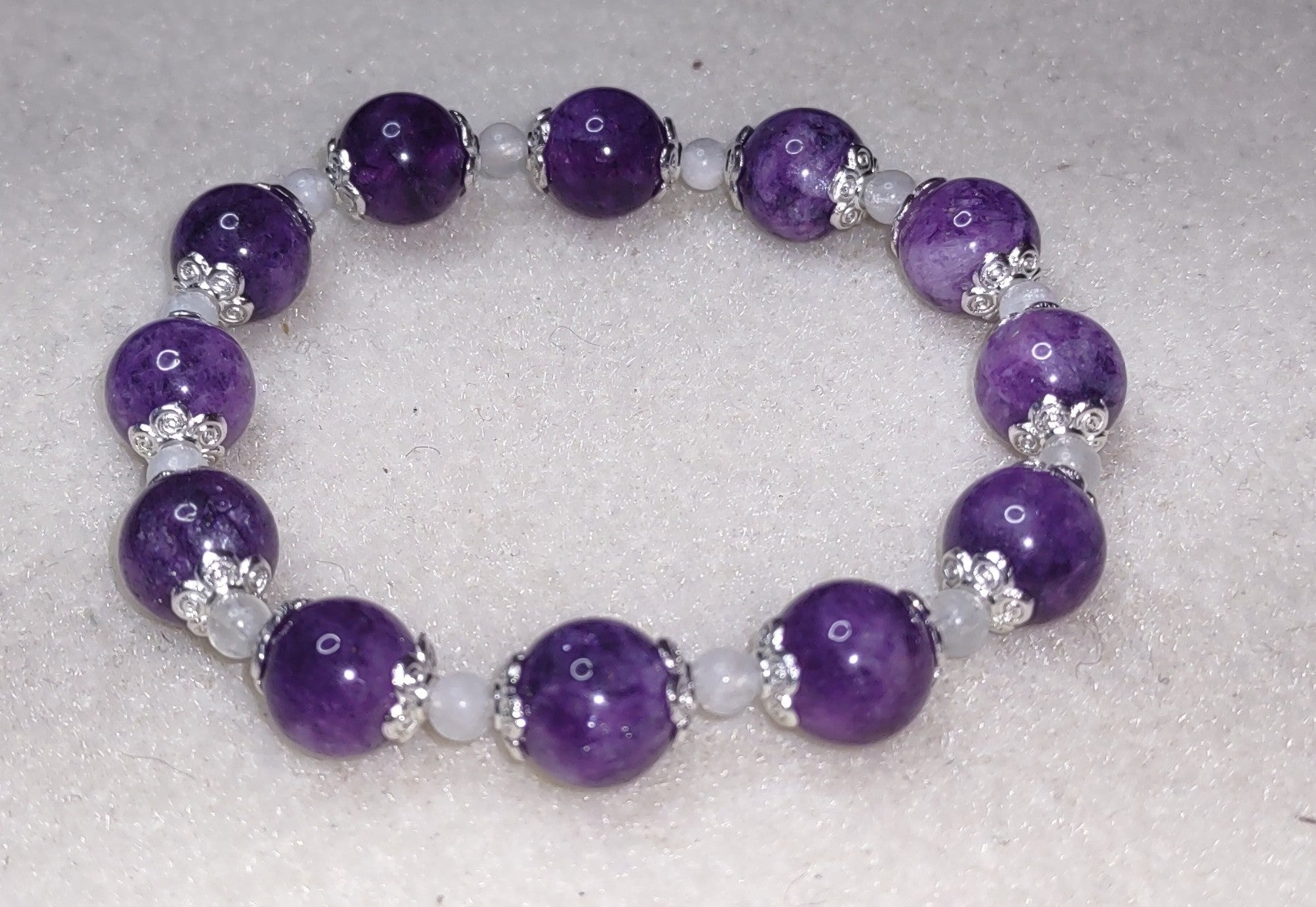 Bracelet: Amethyst and moonstone single strand
